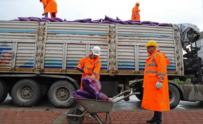 Denetime takılan 535 ton kömür Antalya dışına çıkarıldı Denetime takılan 535 ton kömür Antalya dışına çıkarıldı