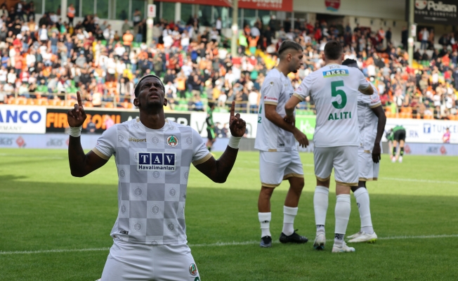 Trendyol Süper Lig: Corendon Alanyaspor: 2 - Konyaspor: 1 (İlk yarı) Trendyol Süper Lig: Corendon Alanyaspor: 2 - Konyaspor: 1 (İlk yarı)