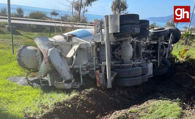 Antalya'da beton mikserinin çarptığı adam feci şekilde can verdi Antalya'da beton mikserinin çarptığı adam feci şekilde can verdi