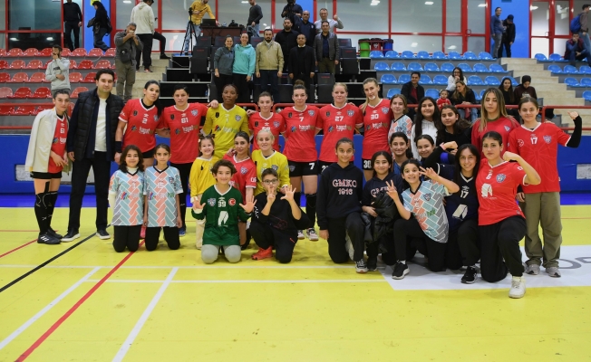 Konyaaltı yarı finalde Konyaaltı yarı finalde