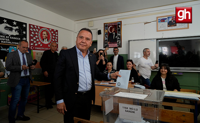 Başkan Böcek: "Seçimlerin Antalya'ya hayırlı olmasını dilerim"