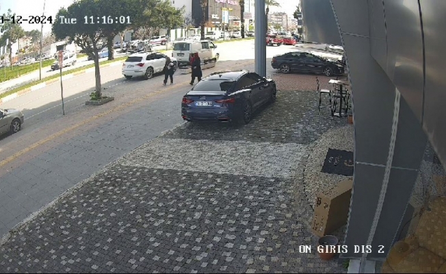 Yaya geçidinde feci kaza! Yaya geçidinde feci kaza!