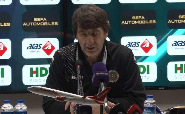 Orhan Çıkırıkçı: “Fatih Hocamız çok kolay bir pozisyonda atılması biraz tuhaf geldi” Orhan Çıkırıkçı: “Fatih Hocamız çok kolay bir pozisyonda atılması biraz tuhaf geldi”