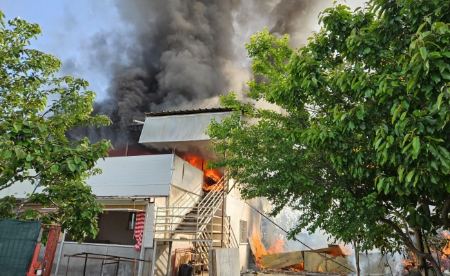 Antalya’da iki yayla evi alevlere teslim oldu