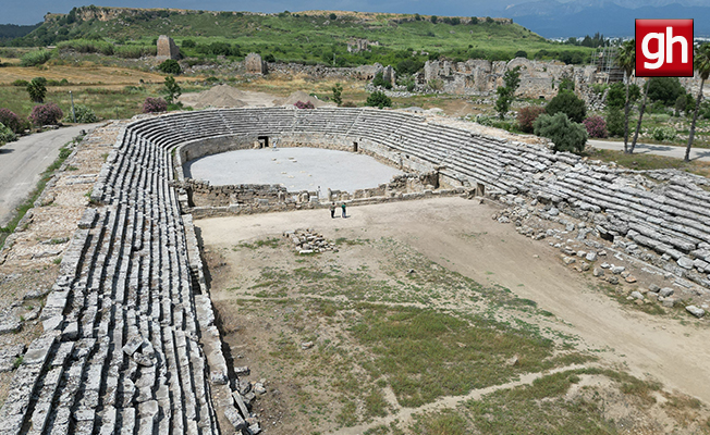 Gladyatör dövüşlerinin yapıldığı Perge Antik Kenti stadyumunun 5 bin kişilik kısmı açıldı