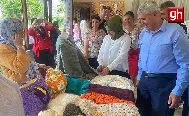 Aksu'da kadınlar el emeği göz nuru ürünlerini sergiledi