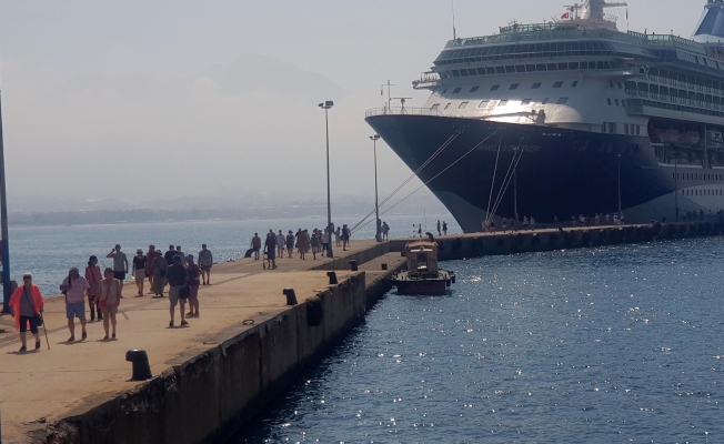 İngilizler ‘Marella Discovery’ ile Alanya Limanı’na demirledi İngilizler ‘Marella Discovery’ ile Alanya Limanı’na demirledi