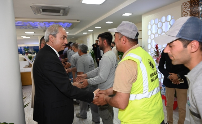 Kepez Belediyesi’nden personele çifte bayram Kepez Belediyesi’nden personele çifte bayram