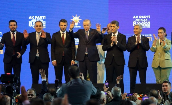  Cumhurbaşkanı Erdoğan: "Sayın Özel oturduğu koltuğun hakkını hala veremedi"
