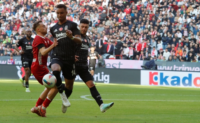 Trendyol Süper Lig: Antalyaspor: 0 - Beşiktaş: 0 (İlk yarı)