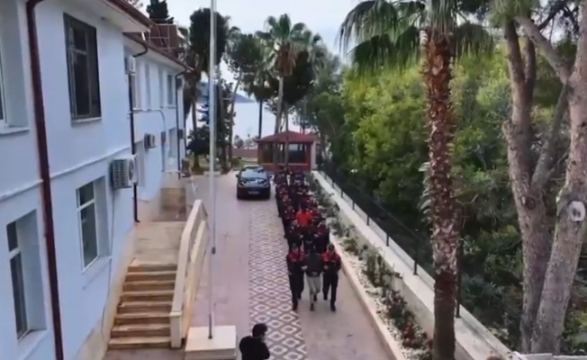 Antalya'da 111 düzensiz göçmen yakalandı Antalya'da 111 düzensiz göçmen yakalandı