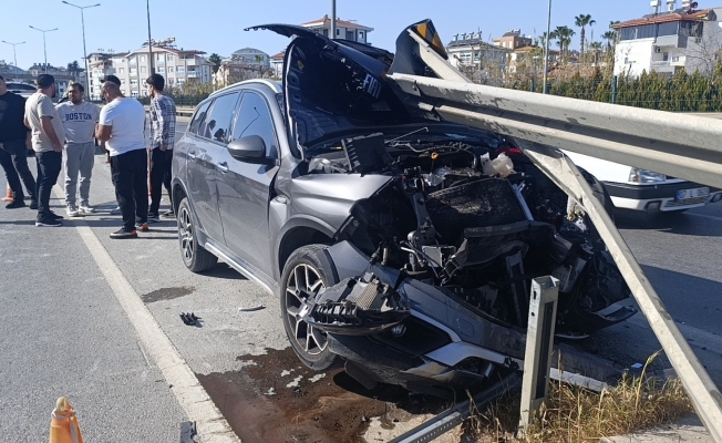Antalya'da feci kaza! Antalya'da feci kaza!