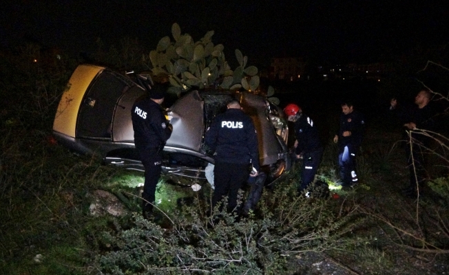 Kaldırıma çarpıp bahçeye uçan otomobilin sürücüsü polisten acı haber Kaldırıma çarpıp bahçeye uçan otomobilin sürücüsü polisten acı haber