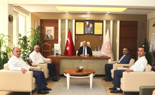Antalya İl Milli Eğitim Müdürü Eriş: "Birlikte üreten, birlikte düşünen ve birlikte başaran bir maarif camiası inşa edeceğiz" Antalya İl Milli Eğitim Müdürü Eriş: "Birlikte üreten, birlikte düşünen ve birlikte başaran bir maarif camiası inşa edeceğiz"