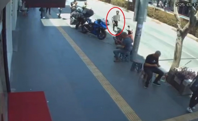 Uygulama noktasında durdurulan sürücü, motosikleti ve arkadaşını bırakıp kaçtı Uygulama noktasında durdurulan sürücü, motosikleti ve arkadaşını bırakıp kaçtı