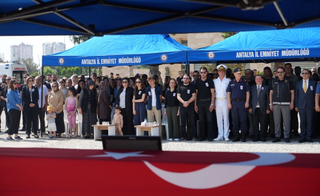 Akciğer kanseri nedeniyle hayatını kaybeden Başpolis Memuru, Antalya'da törenle uğurlandı