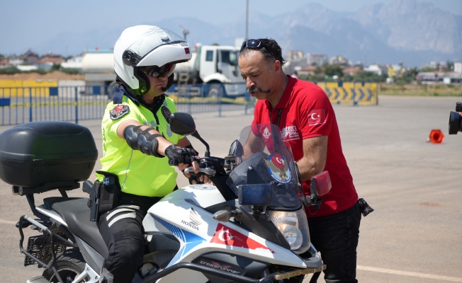 Antalya’da motosikletli polis timlerine güvenli sürüş eğitimi Antalya’da motosikletli polis timlerine güvenli sürüş eğitimi