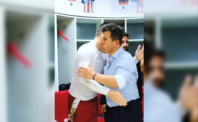 Antalyaspor'da Teknik Direktör Emre Belözoğlu görevinden ayrıldı