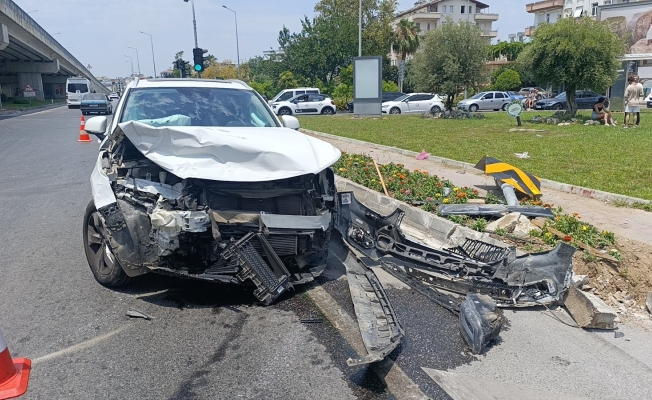Araçları hurdaya döndü... Burunları dahi kanamadı! Araçları hurdaya döndü... Burunları dahi kanamadı!
