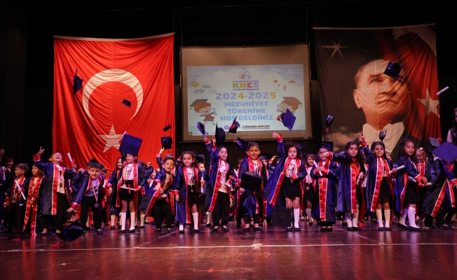 Büyükşehir kreşlerinde 208 öğrenci kep fırlatıp mezun oldu Büyükşehir kreşlerinde 208 öğrenci kep fırlatıp mezun oldu