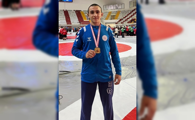 Korkuteli'nin güreşçisi 78 kiloda Türkiye şampiyonu oldu Korkuteli'nin güreşçisi 78 kiloda Türkiye şampiyonu oldu