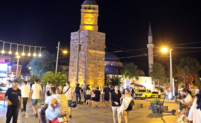 Nüfusu gündüz 82, gece 10 bin