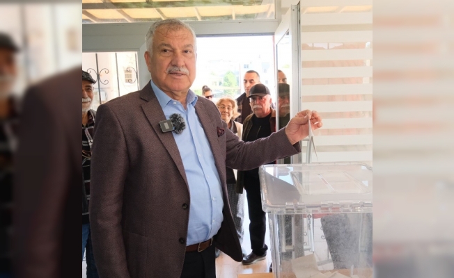Adana Büyükşehir Belediye Başkanı Karalar gözaltına alındı, belediyede arama başlatıldı Adana Büyükşehir Belediye Başkanı Karalar gözaltına alındı, belediyede arama başlatıldı