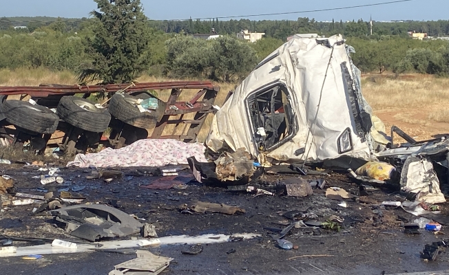 Aksu’da iki tır çarpıştı: 1 kişi yaşamını yitirdi 1 yaralı