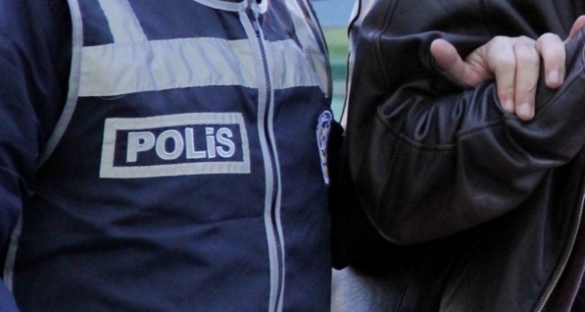 Antalya Büyükşehir Belediyesine şok operasyon: 3 gözaltı Antalya Büyükşehir Belediyesine şok operasyon: 3 gözaltı