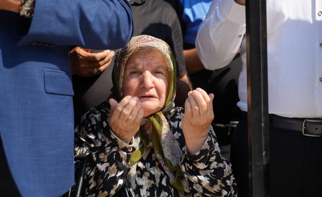 Antalya'da şehit annelerinin gözüyaşlı duaları 15 Temmuz'un acısını tazelendi