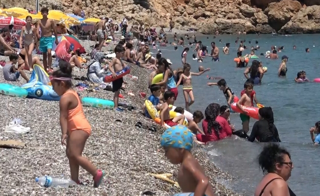 Antalya'da termometreler 43 dereceyi gördü, sahiller doldu Antalya'da termometreler 43 dereceyi gördü, sahiller doldu