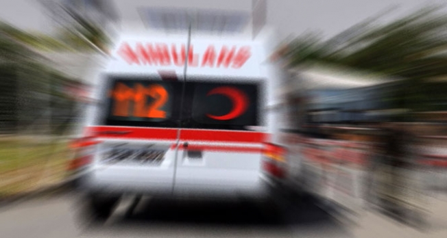 Antalya’da kural tanımayan sürücüler ambulansa geçit vermedi