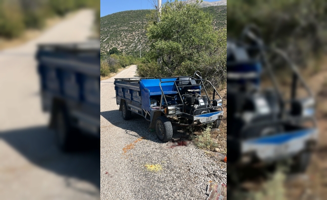  Devrilen patpatın altında kalan 19 yaşındaki genç hayatını kaybetti