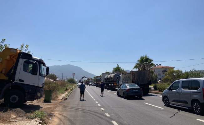 Açık damperle EDS direğine çarptı