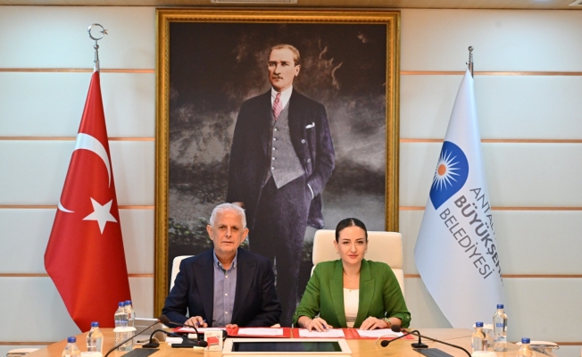 Antalya Büyükşehir Belediyesi'nden denizlerin korunması için protokol