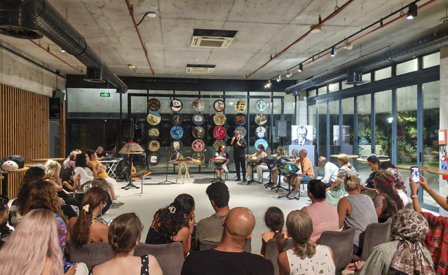 Antalya'da hangdrum ve santur atölyesi müzikseverlerle buluştu Antalya'da hangdrum ve santur atölyesi müzikseverlerle buluştu