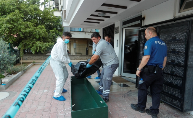 Antalya'da kanlı cinayet : Trans birey evinde ölü bulundu Antalya'da kanlı cinayet : Trans birey evinde ölü bulundu