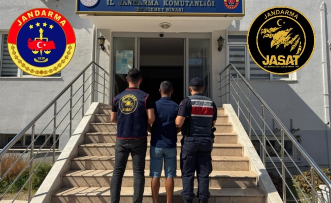 Antalya’da JASAT ekipleri 72 saatte 236 aranan şahsı yakaladı Antalya’da JASAT ekipleri 72 saatte 236 aranan şahsı yakaladı