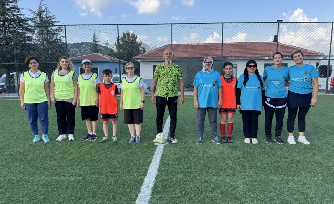Dünyanın en iyi turizm köyü seçilen Ormana'da kadınlar futbolda buluştu