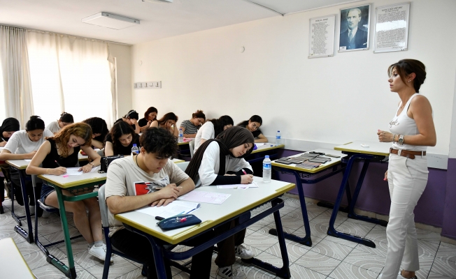 Gençleri ücretsiz üniversiteye hazırlayan MURGEM'de kayıtlar başladı