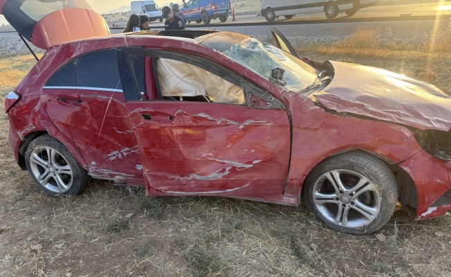 Korkuteli'nde trafik kazası:1 ölü, 1 yaralı Korkuteli'nde trafik kazası:1 ölü, 1 yaralı