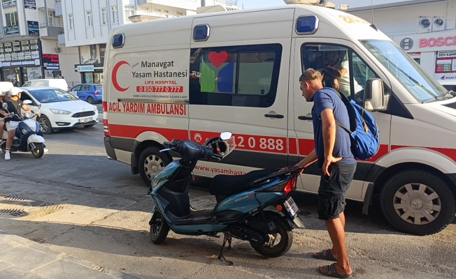 Motorlu bisiklet, araca çarpıp devrildi: Bisiklet sürücüsü yaralandı Motorlu bisiklet, araca çarpıp devrildi: Bisiklet sürücüsü yaralandı