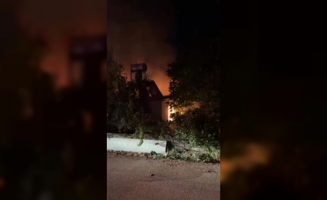 Torununun doğum gününü kutlarken evinin yandığı haberini aldı