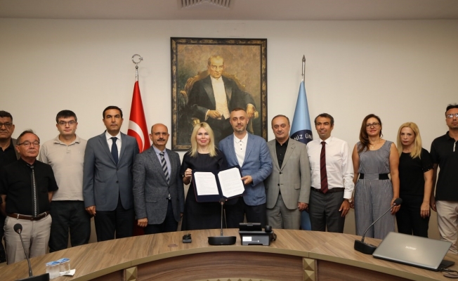 Üniversiteler arasında en büyük güneş enerji santrali projesi hayata geçiyor Üniversiteler arasında en büyük güneş enerji santrali projesi hayata geçiyor