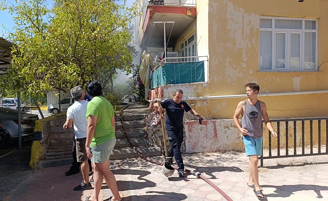2 katlı evde çıkan yangın paniğe neden oldu