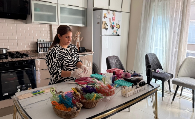 Anne olunca mutfağını atölyeye çevirip kendi işini kurdu: Sabunları meyve şeklinde tasarlıyor