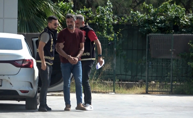 Eski karısını eşarbıyla boğan zanlı tutuklandı Eski karısını eşarbıyla boğan zanlı tutuklandı