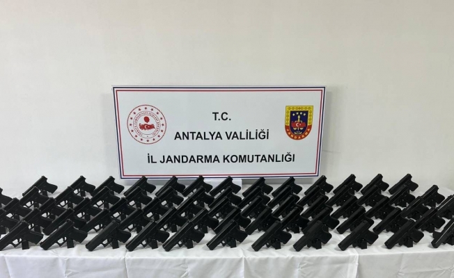  Kepez’de kaçak silah operasyonu: 72 tabanca ele geçirildi