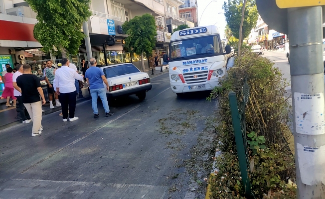 Kırmızı ışık ihlali kazayı beraberinde getirdi Kırmızı ışık ihlali kazayı beraberinde getirdi