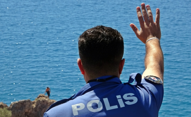 Polisin ‘atlarsan karakola götürürüm’ sözü engel oldu